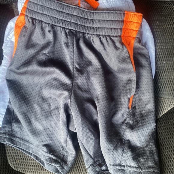 Bundle of boys shorts - Picture 10 of 11